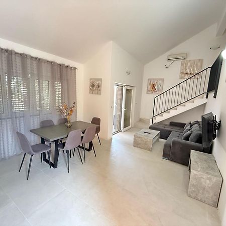 Apartments Andela ペトルチャネ エクステリア 写真